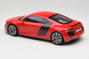 Audi R8 Rojo Kyosho 1:18 09213R Metal - imagen 7 de 8