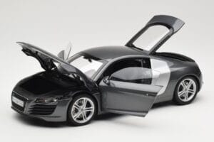 Audi R8 Type 42 4.2 Daytona Grey Kyosho 1:18 5010618425 Metal - imagen 2 de 8