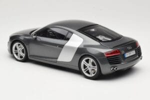 Audi R8 Type 42 4.2 Daytona Grey Kyosho 1:18 5010618425 Metal - imagen 7 de 8