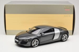 Audi R8 Type 42 4.2 Daytona Grey Kyosho 1:18 5010618425 Metal - imagen 8 de 8