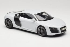 Audi R8 Type 42 Suzuka Grey Kyosho 1:18 09213SG Metal - imagen 6 de 8
