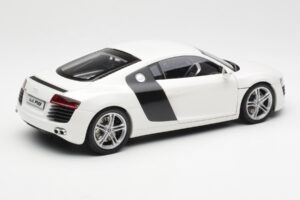 Audi R8 Type 42 Blanco Kyosho 1:18 09213W Metal - imagen 3 de 8