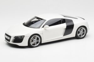Audi R8 Type 42 Blanco Kyosho 1:18 09213W Metal