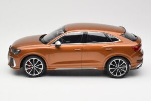 Audi RS Q3 Sportback 8U Brown Metallic Minichamps 1:18 155018104 Metal - imagen 3 de 6