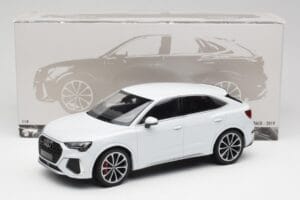 Audi RS Q3 F3 Sportback Glacier White Metallic Minichamps 1:18 155018105 Metal - imagen 6 de 6