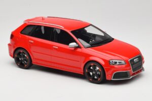 Audi RS3 8P Sportback Rojo DNA 1:18 DNA000056 Resina - imagen 4 de 6