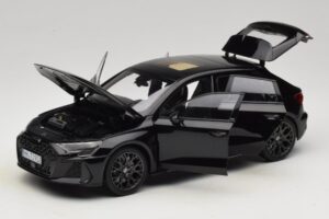 Audi RS3 8Y Sportback Myth Black Norev 1:18 188388 Metal - imagen 2 de 8