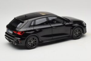 Audi RS3 8Y Sportback Myth Black Norev 1:18 188388 Metal - imagen 3 de 8