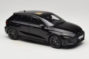 Audi RS3 8Y Sportback Myth Black Norev 1:18 188388 Metal - imagen 6 de 8