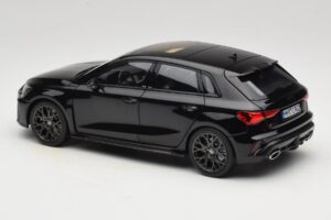 Audi RS3 8Y Sportback Myth Black Norev 1:18 188388 Metal - imagen 7 de 8