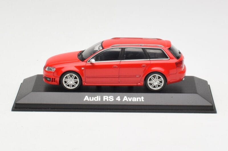 Audi RS4 B7 Avant Rojo Minichamps 1:43 5010509213 Metal