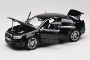 Audi RS4 B7 Sedan Phantom Black Minichamps 1:18 5010509115 Metal - imagen 2 de 8