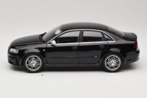 Audi RS4 B7 Sedan Phantom Black Minichamps 1:18 5010509115 Metal - imagen 4 de 8