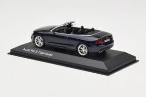 Audi RS5 B8 Cabriolet Estoril Blue Minichamps 1:43 5011215313 Metal - imagen 3 de 4