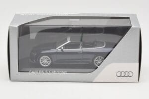 Audi RS5 B8 Cabriolet Estoril Blue Minichamps 1:43 5011215313 Metal - imagen 4 de 4