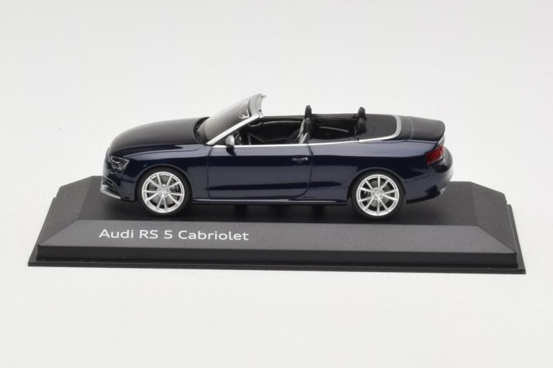 Audi RS5 B8 Cabriolet Estoril Blue Minichamps 1:43 5011215313 Metal