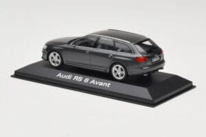 Audi RS6 C5 Avant Daytona Grey Minichamps 1:43 5010710233 Metal - imagen 3 de 4