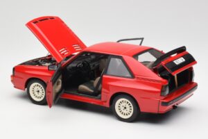 Audi Sport Quattro Rojo Edición Concesionario AUTOart 1:18 5030400205 Metal - imagen 5 de 8