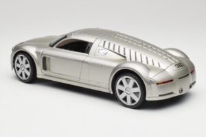 Audi Rosemeyer Plata Maisto 1:18 31625 Metal - imagen 7 de 8