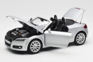 Audi TT 8J Roadster Plata Claro Minichamps 1:18 5010500515 Metal - imagen 2 de 8