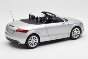 Audi TT 8J Roadster Plata Claro Minichamps 1:18 5010500515 Metal - imagen 3 de 8