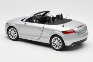 Audi TT 8J Roadster Plata Claro Minichamps 1:18 5010500515 Metal - imagen 7 de 8