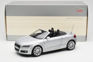 Audi TT 8J Roadster Plata Claro Minichamps 1:18 5010500515 Metal - imagen 8 de 8