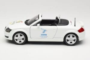 Audi TT 8N Descapotable Blanco Maisto 1:18 56065 Metal - imagen 4 de 8