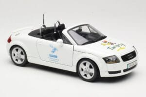 Audi TT 8N Descapotable Blanco Maisto 1:18 56065 Metal - imagen 6 de 8