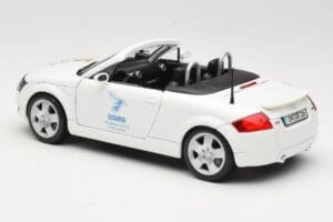 Audi TT 8N Descapotable Blanco Maisto 1:18 56065 Metal - imagen 7 de 8