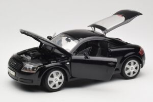 Audi TT 8N Negro Revell 1:18 08953 Metal - imagen 2 de 8