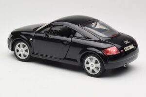 Audi TT 8N Negro Revell 1:18 08953 Metal - imagen 7 de 8