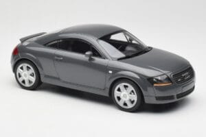 Audi TT 8N Coupé Grey Metallic Minichamps 1:18 155017020 Metal - imagen 4 de 6