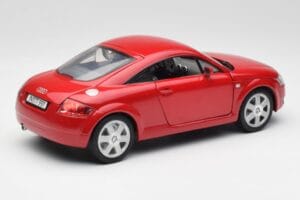 Audi TT 8N Coupe Rojo Revell 1:18 89909092 Metal - imagen 3 de 8