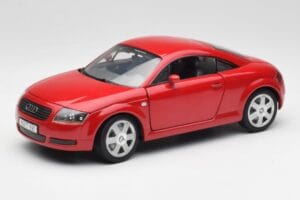 Audi TT 8N Coupe Rojo Revell 1:18 89909092 Metal