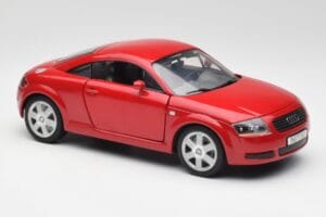 Audi TT 8N Coupe Rojo Revell 1:18 89909092 Metal - imagen 6 de 8