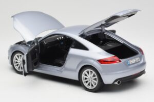 Audi TT 8N RHD Lake Plata Metálico Minichamps 1:18 150015020 Metal - imagen 5 de 8