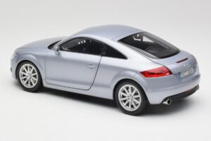 Audi TT 8N RHD Lake Plata Metálico Minichamps 1:18 150015020 Metal - imagen 7 de 8