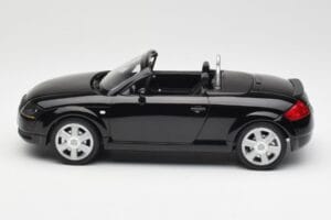 Audi TT 8N Roadster Black Metallic Minichamps 1:18 155017030 Metal - imagen 3 de 6