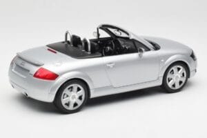 Audi TT 8N Roadster Silver Metallic Minichamps 1:18 155017031 Metal - imagen 2 de 6