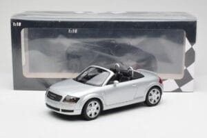 Audi TT 8N Roadster Silver Metallic Minichamps 1:18 155017031 Metal - imagen 6 de 6