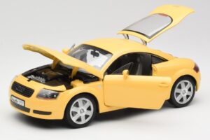 Audi TT 8N Amarillo Revell 1:18 08954-M1 Metal - imagen 2 de 8