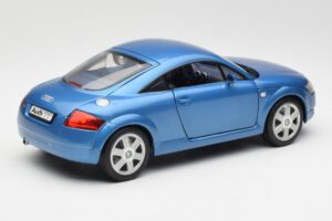 Audi TT 8N Azul Revell 1:18 8954 Metal - imagen 3 de 8