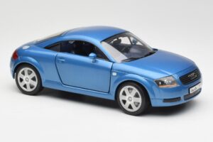 Audi TT 8N Azul Revell 1:18 8954 Metal - imagen 6 de 8
