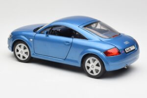 Audi TT 8N Azul Revell 1:18 8954 Metal - imagen 7 de 8
