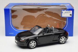Audi TT 8N Roadster Negro Revell 1:18 08980 Metal - imagen 8 de 8