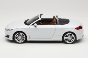 Audi TT 8S Roadster Glacier White Minichamps 1:18 5011400515 Metal - imagen 4 de 8