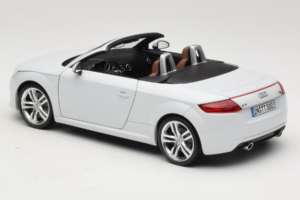Audi TT 8S Roadster Glacier White Minichamps 1:18 5011400515 Metal - imagen 7 de 8