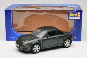 Audi TT 8N Roadster Verde Revell 1:18 08979 Metal - imagen 8 de 8