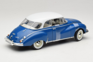 Auto Union 1000 S Coupe Azul Blanco Revell 1:18 08909 Metal - imagen 2 de 6
